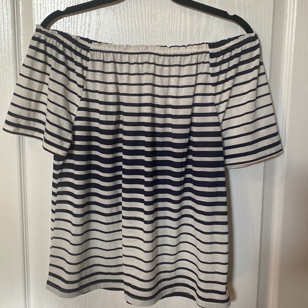 Eden and Olivia size S off the shoulder short sleeve top